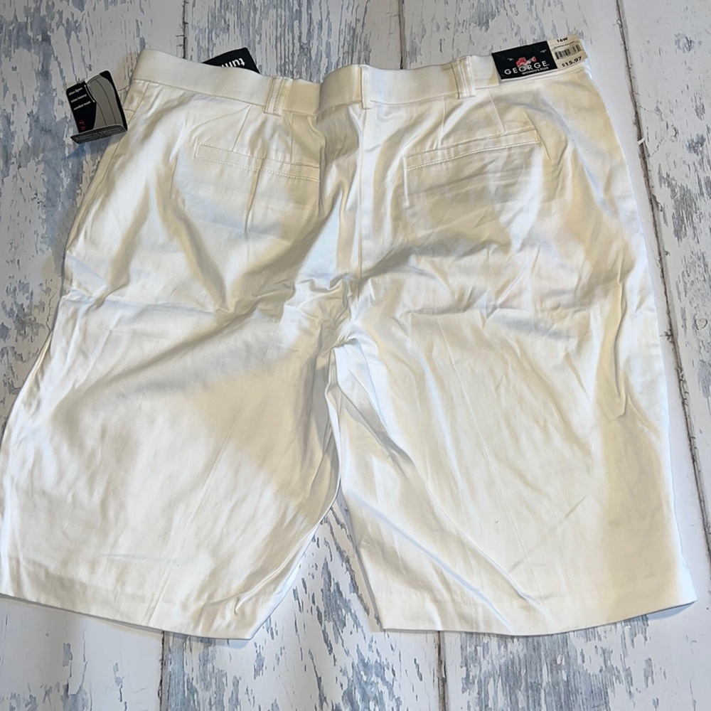 Nwt 16w George brand white Bermuda shorts
